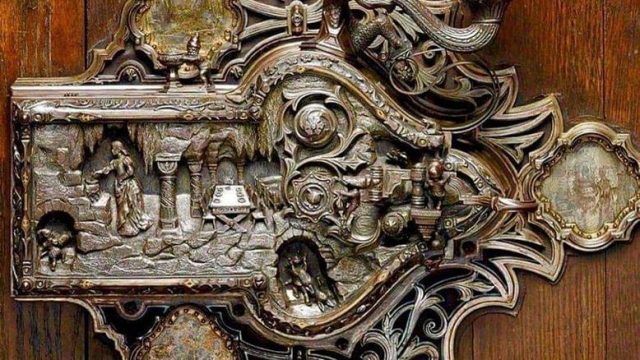 Gorgeous lock from the early 20th century